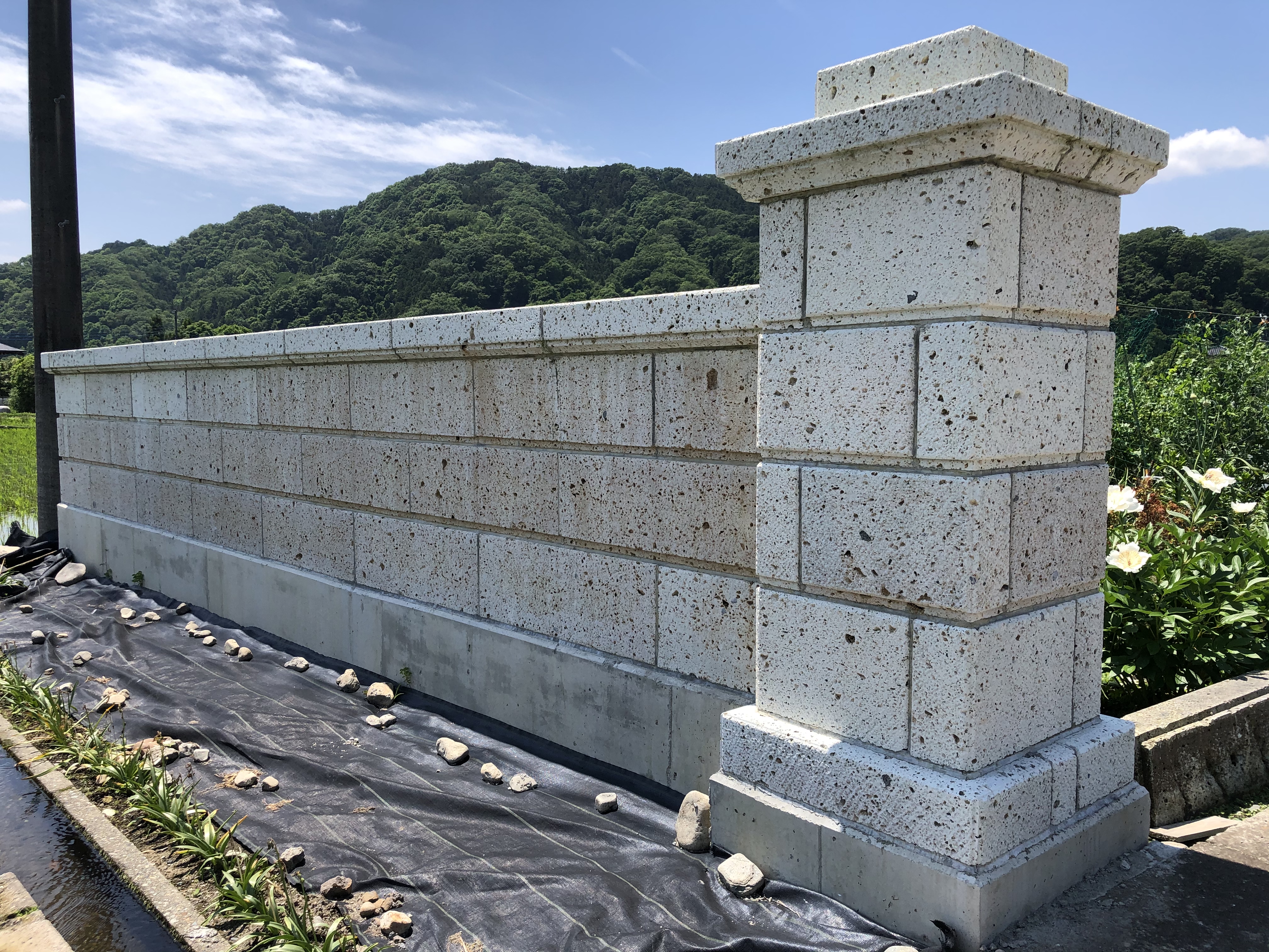 栃木県鹿沼市　石塀　施工後約一年です。